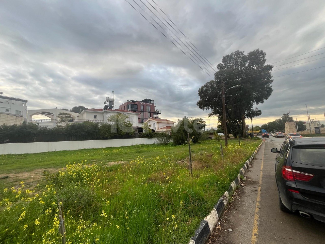 Ortaköyün merkezinde Ticari izinli Galeriye uygun Arazi