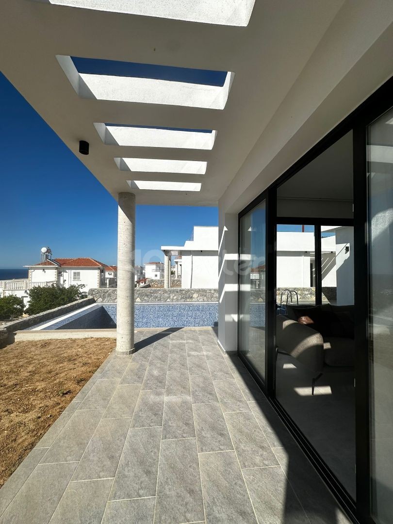 Esentepe'de  sıfır , tek katlı deniz manzaralı modern villa!