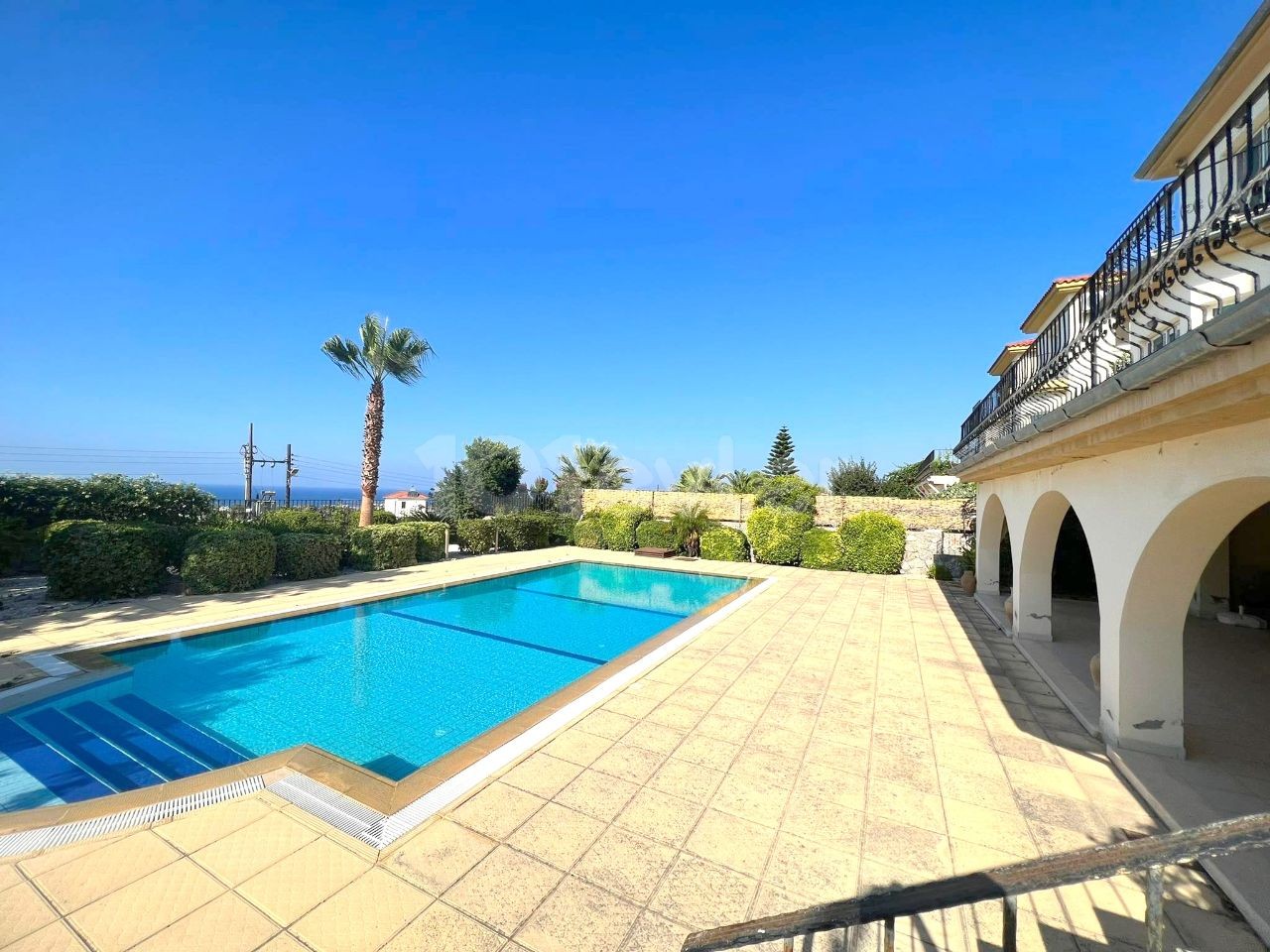 4+1 300m2 villa with pool 