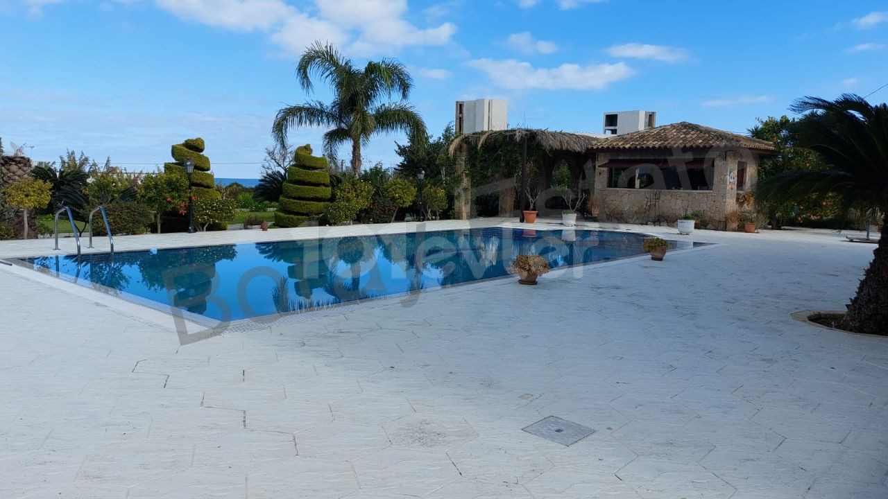 Türkische Villa mit herrlichem Berg-und Meerblick in Kyrenia Lapta * ** 