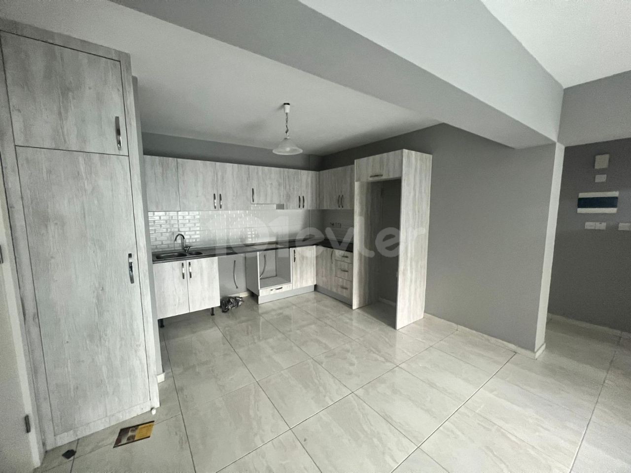 Flat For Sale in Aşağı Girne, Kyrenia