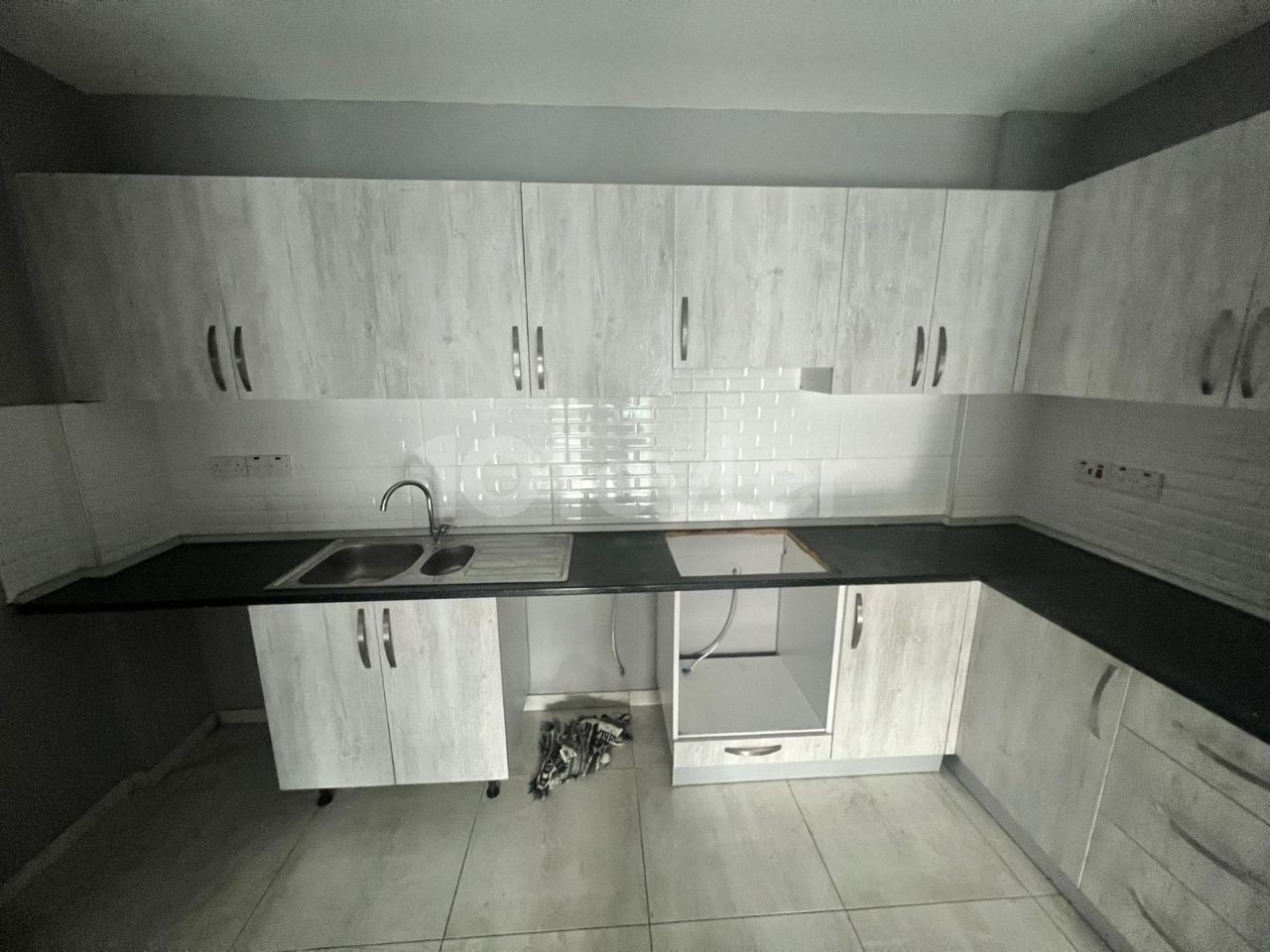 Flat For Sale in Aşağı Girne, Kyrenia