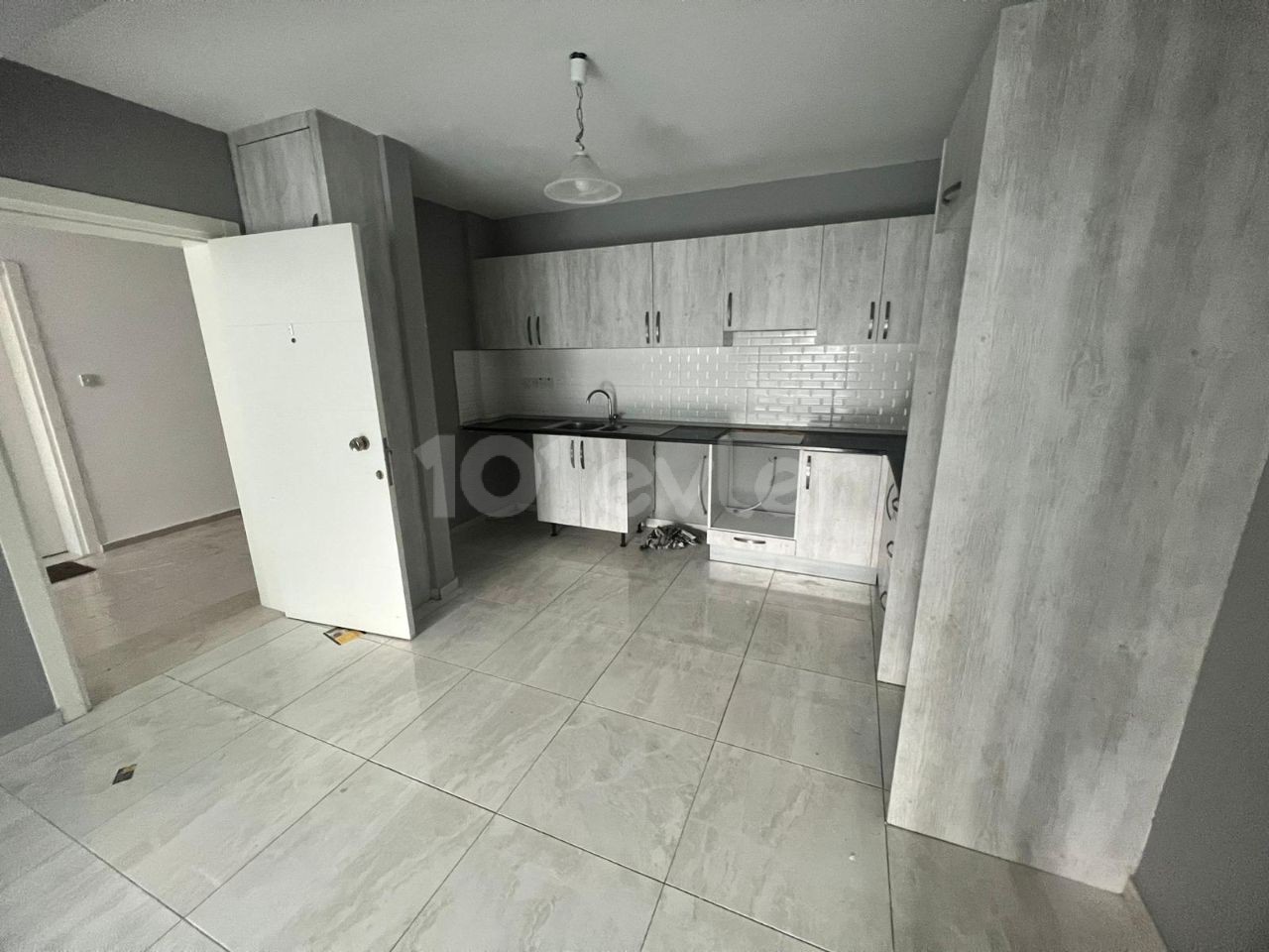 Flat For Sale in Aşağı Girne, Kyrenia