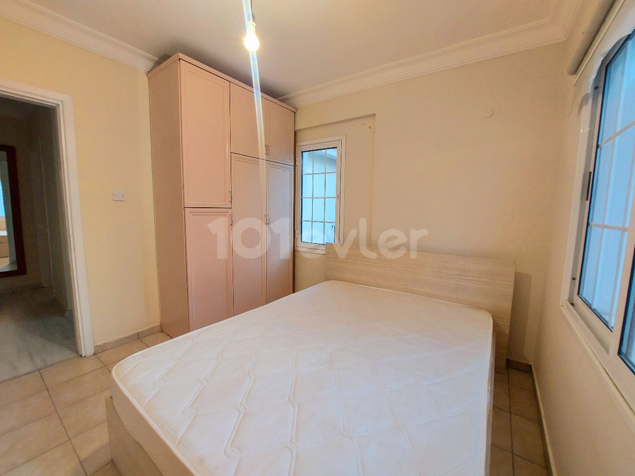 Girne merkezde kiralık 2 banyolu full eşyalı 2+1 daire 