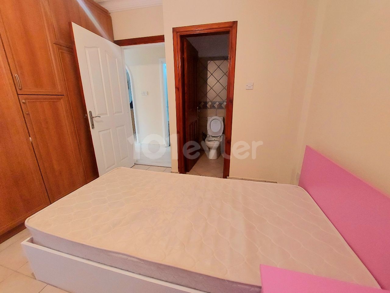 Nice, fully furnished 2+1 with 2 bathrooms for rent in Kyrenia city center 