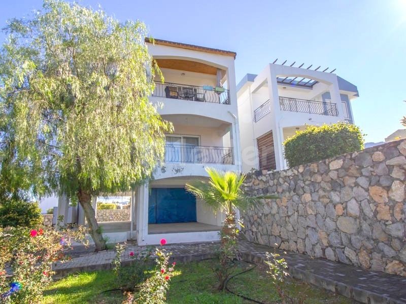 2+1 modern apartment with magnificent view and roof terrace in a complex with pool in Çatalköy!