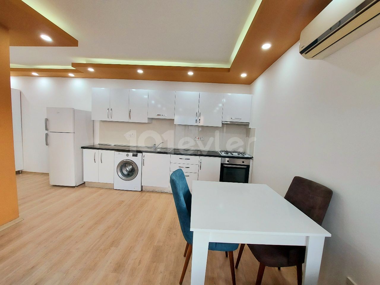 Luxury 2+1 apartment for rent in girne city center 