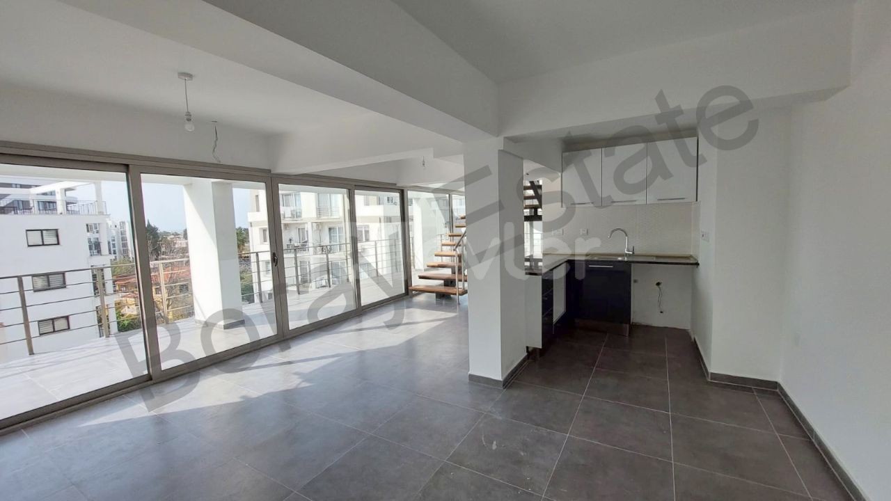 Penthouse with 2 bedrooms for sale in Kyrenia Center