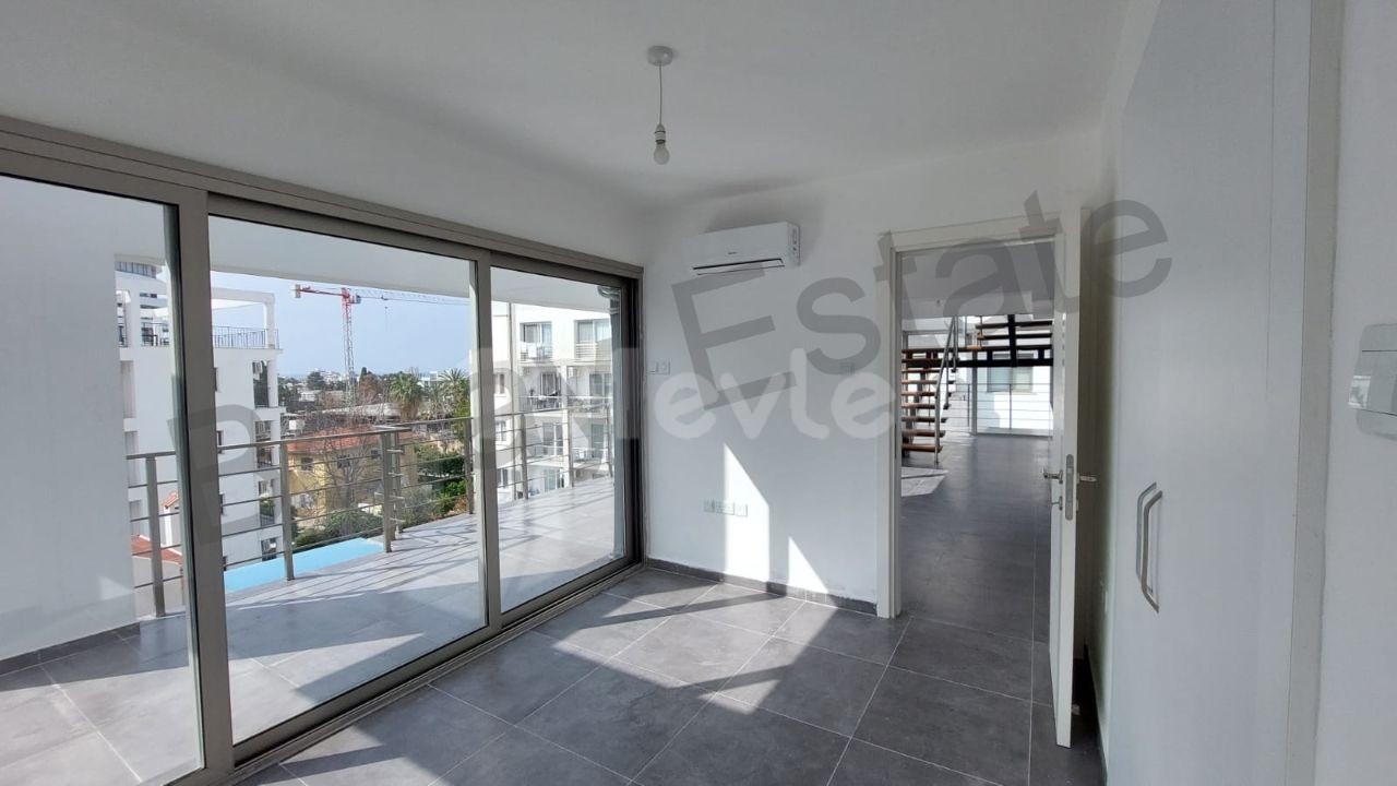 Penthouse with 2 bedrooms for sale in Kyrenia Center