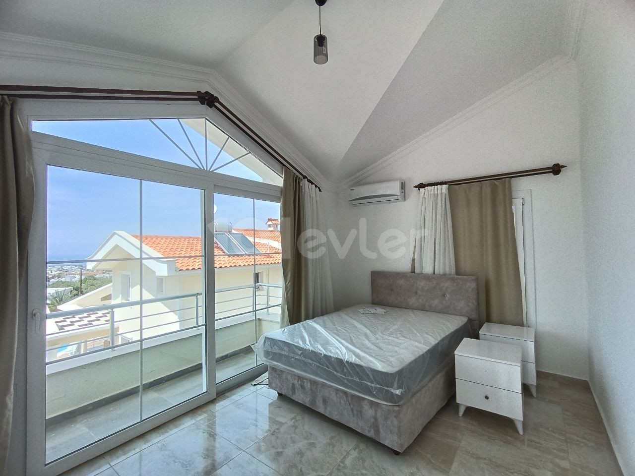 Girne /Alsancak bölgesinde müstakil yeni hiç kullanilmamis  satılık villa 