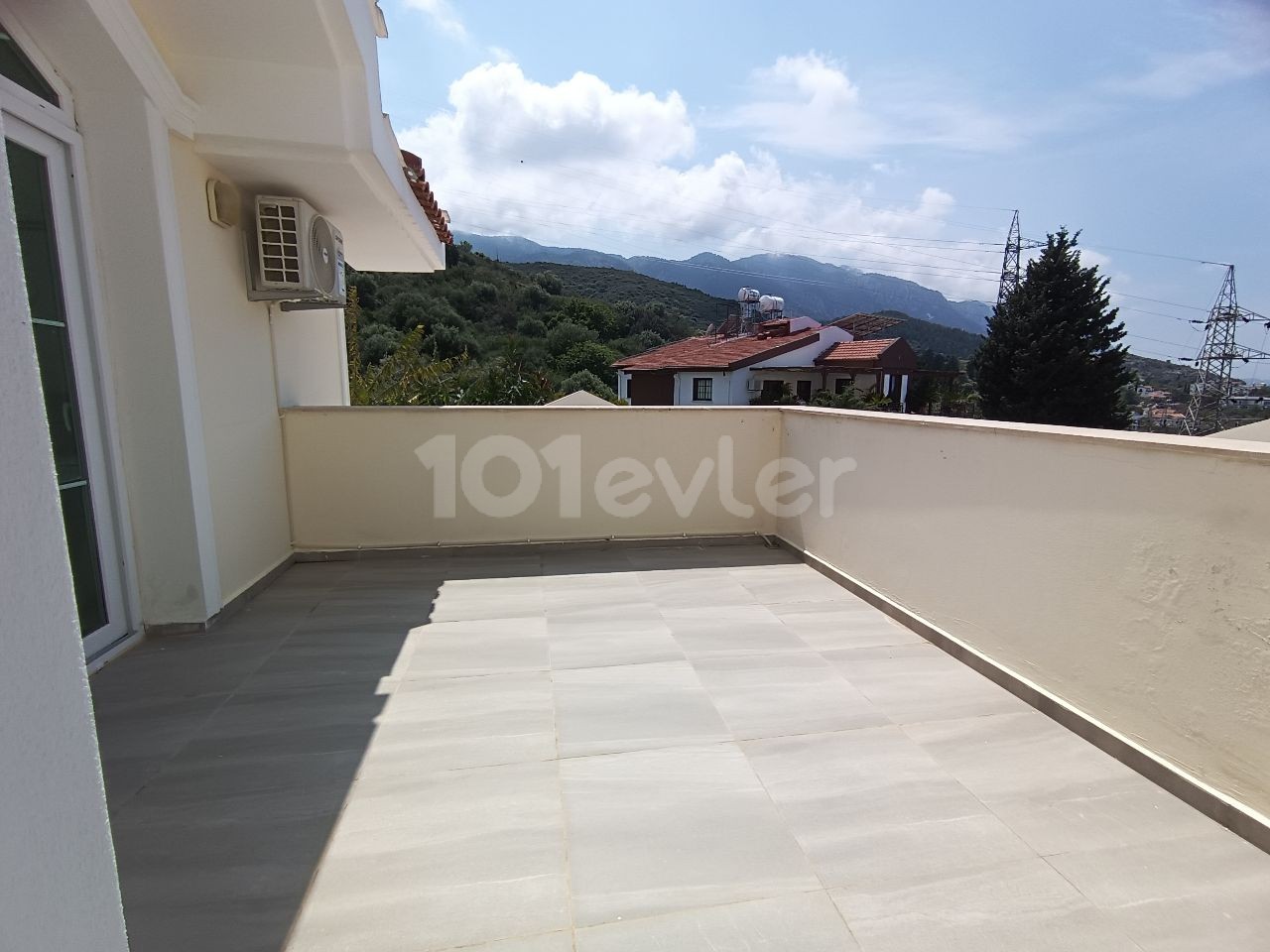 Detached new never used villa for sale in Kyrenia / Alsancak region 