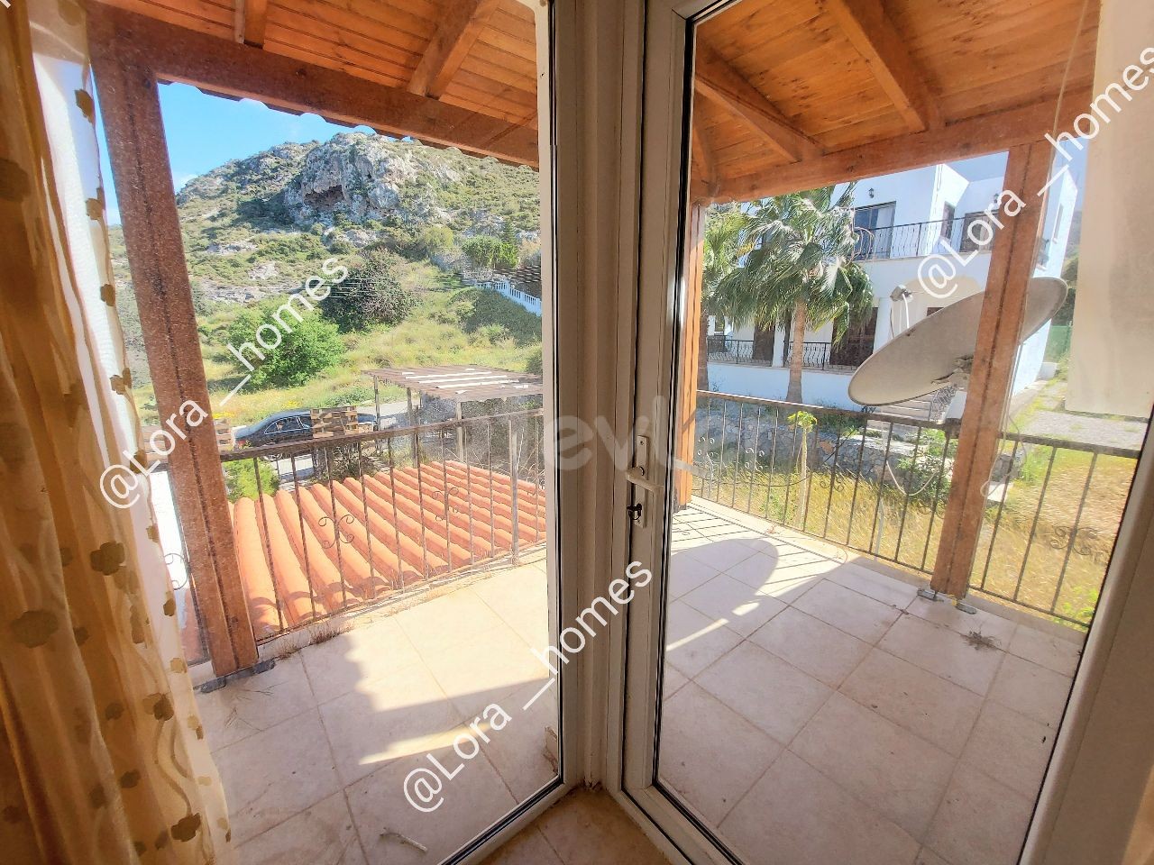 2+1 VILLA WITH STUNNING MOUNTAIN AND SEA VIEW IN ALSANCAK, NORTH CYPRUS.   WITH POSSIBILITY TO ADD MORE ROOM OR ENLARGE THE LIVING ROOM AND THE KITCHEN.   