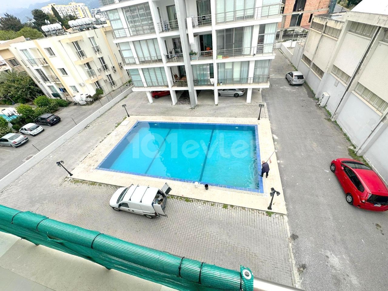 2+1 Wohnung im Zentrum von Kyrenia in einem Komplex mit Pool