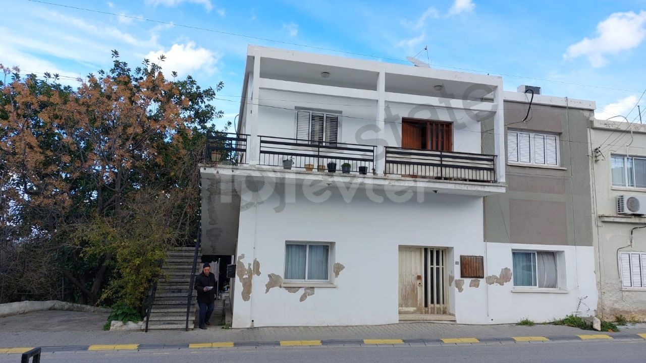 Geräumige 2-Zimmer-Wohnung mit Garten in Girne Lapt