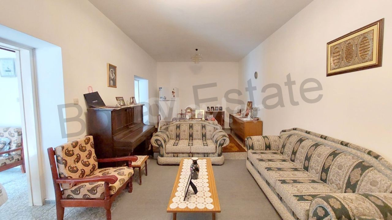 Spacious 2 bedroom apartment with garden in Girne Lapt