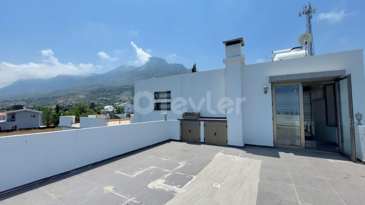 2 Villen zum Verkauf in Girne /Karşıyaka 1120 M2