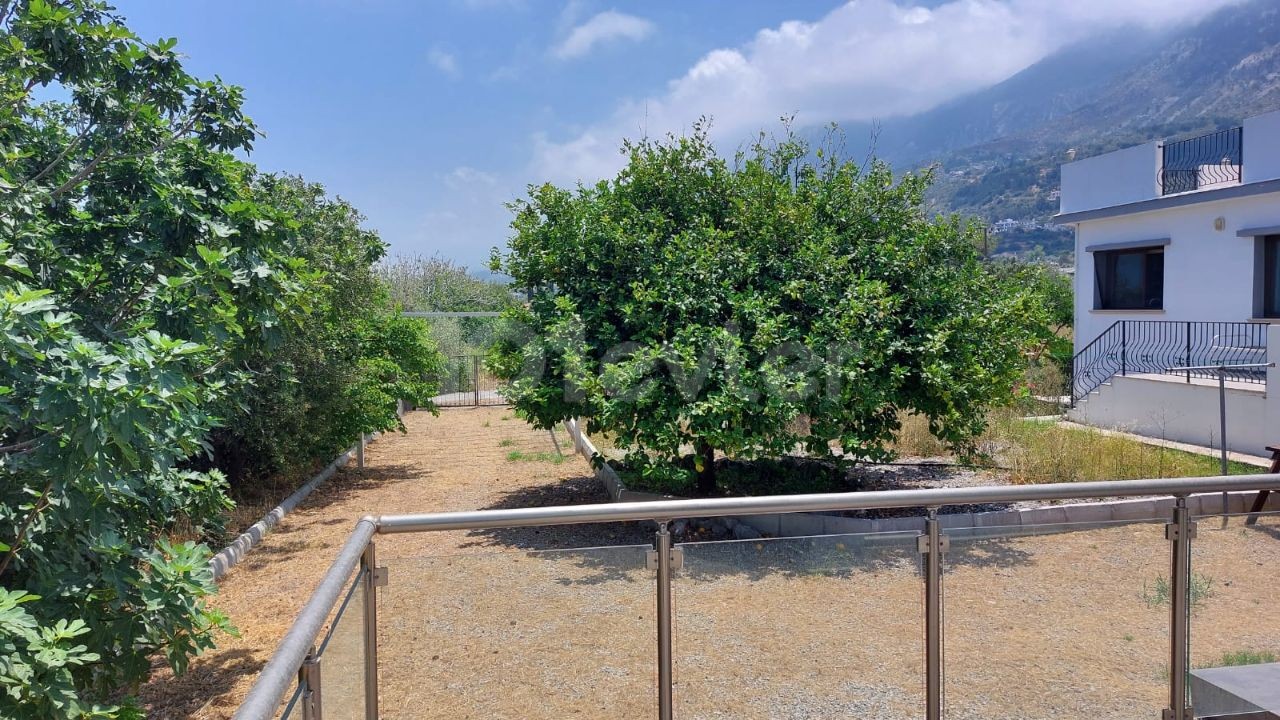 2 Villen zum Verkauf in Girne /Karşıyaka 1120 M2