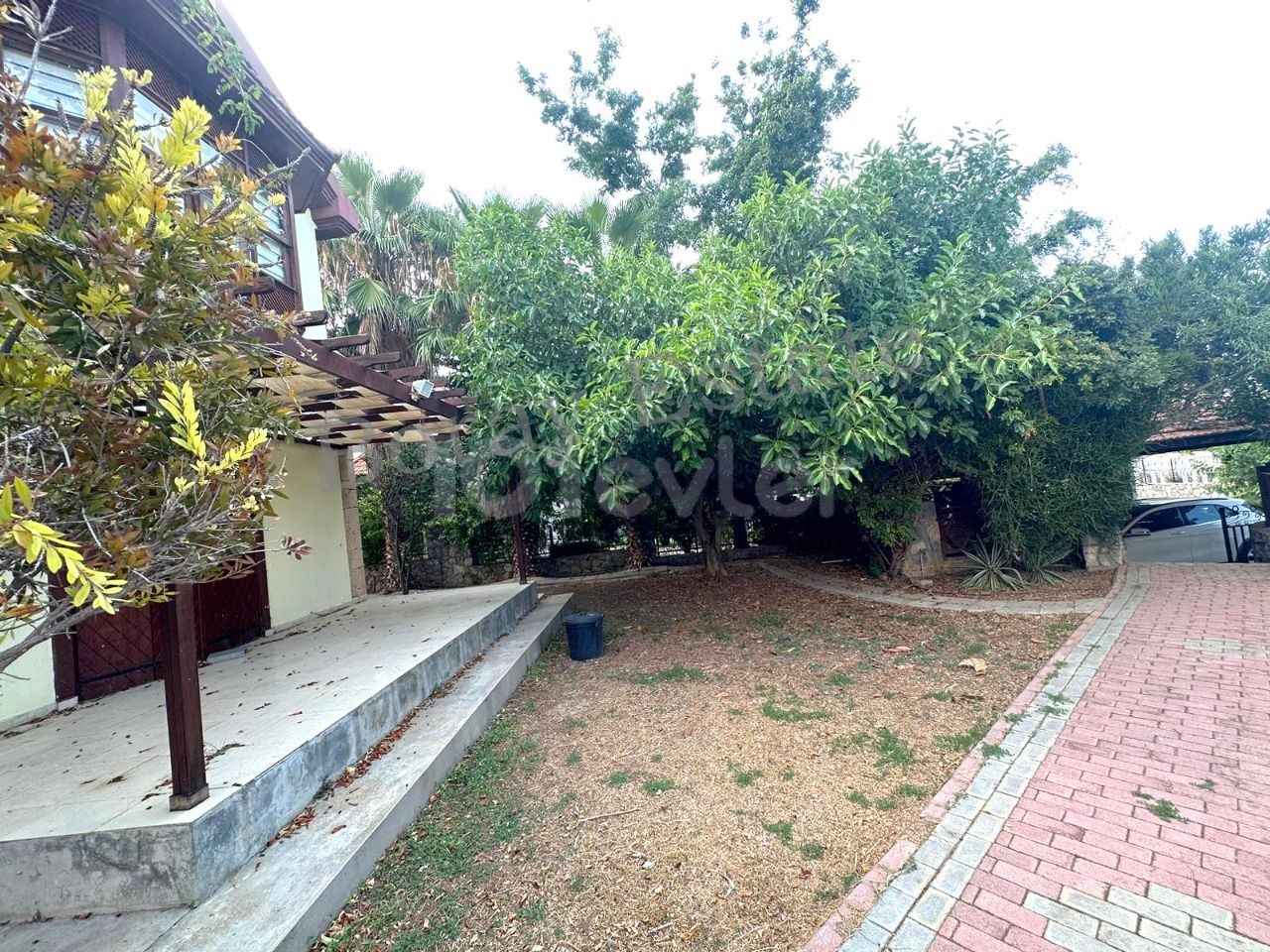 Girne nin incisi Bellapais bölgesinde  3+1 müstalik villa