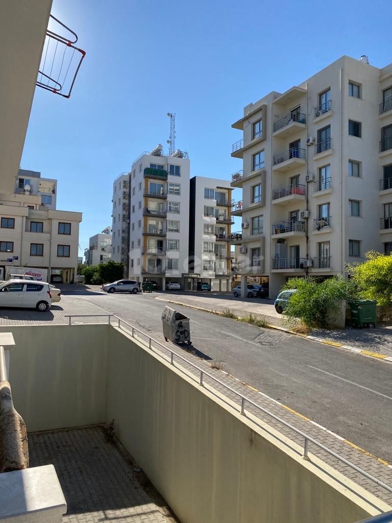 Girne merkezde eşyalı  geniş daire