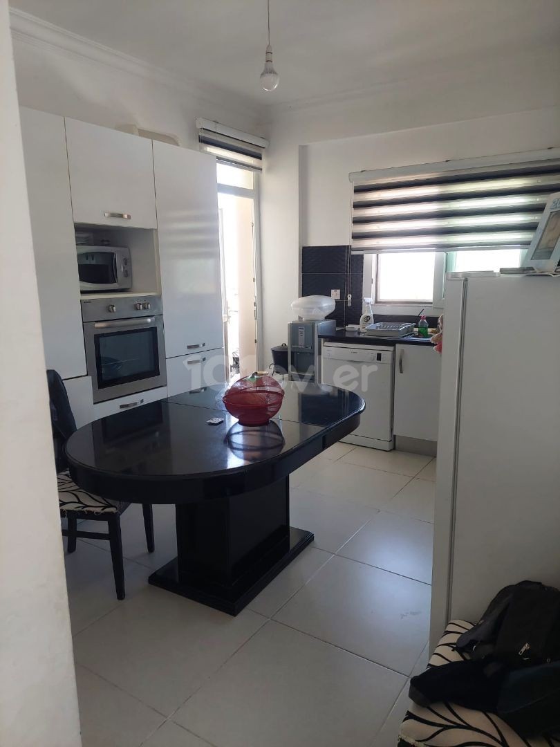 Spacious 2 bedroom apartment in Kyrenia /Alsancak