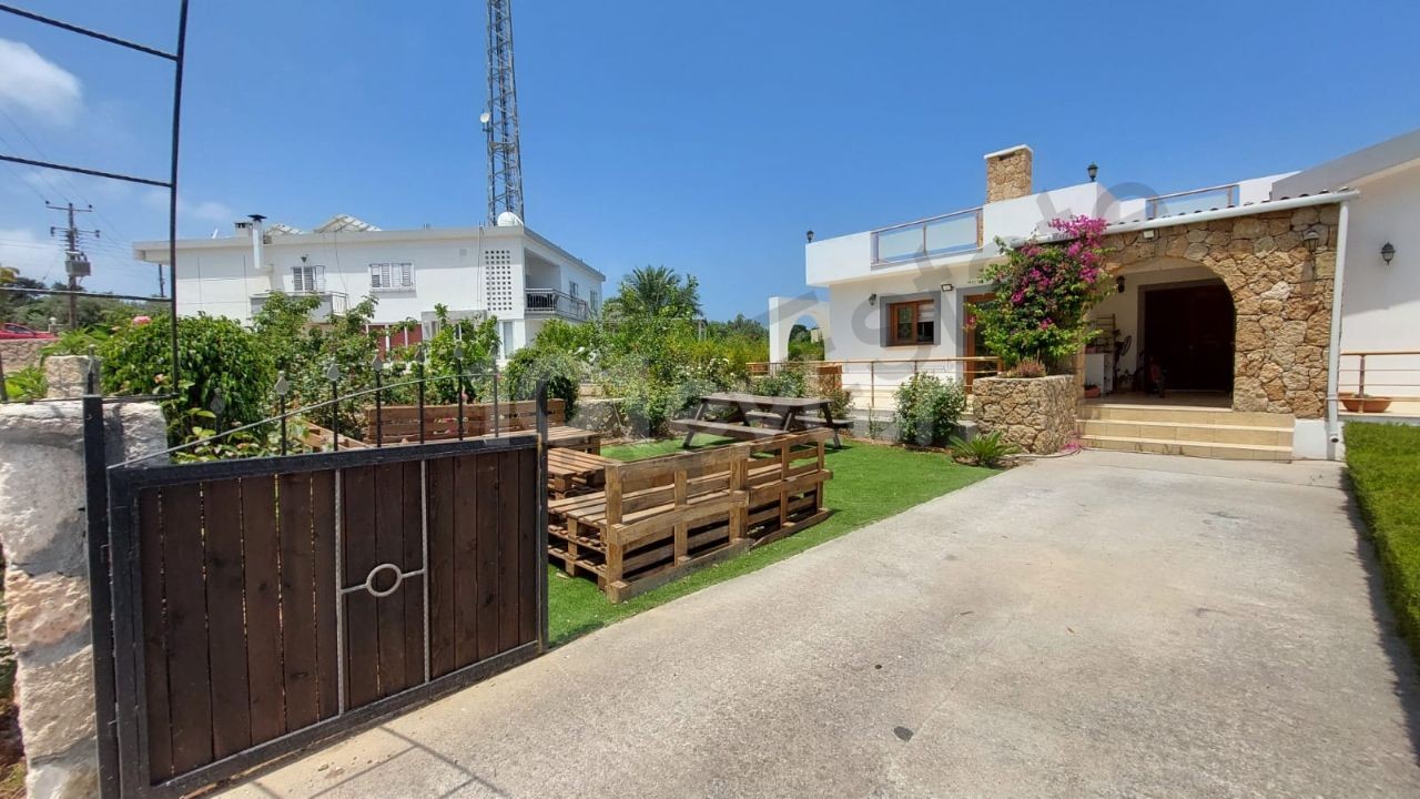 3+1 freistehende Villa zum Verkauf in der Gegend von Girne Karsiyaka