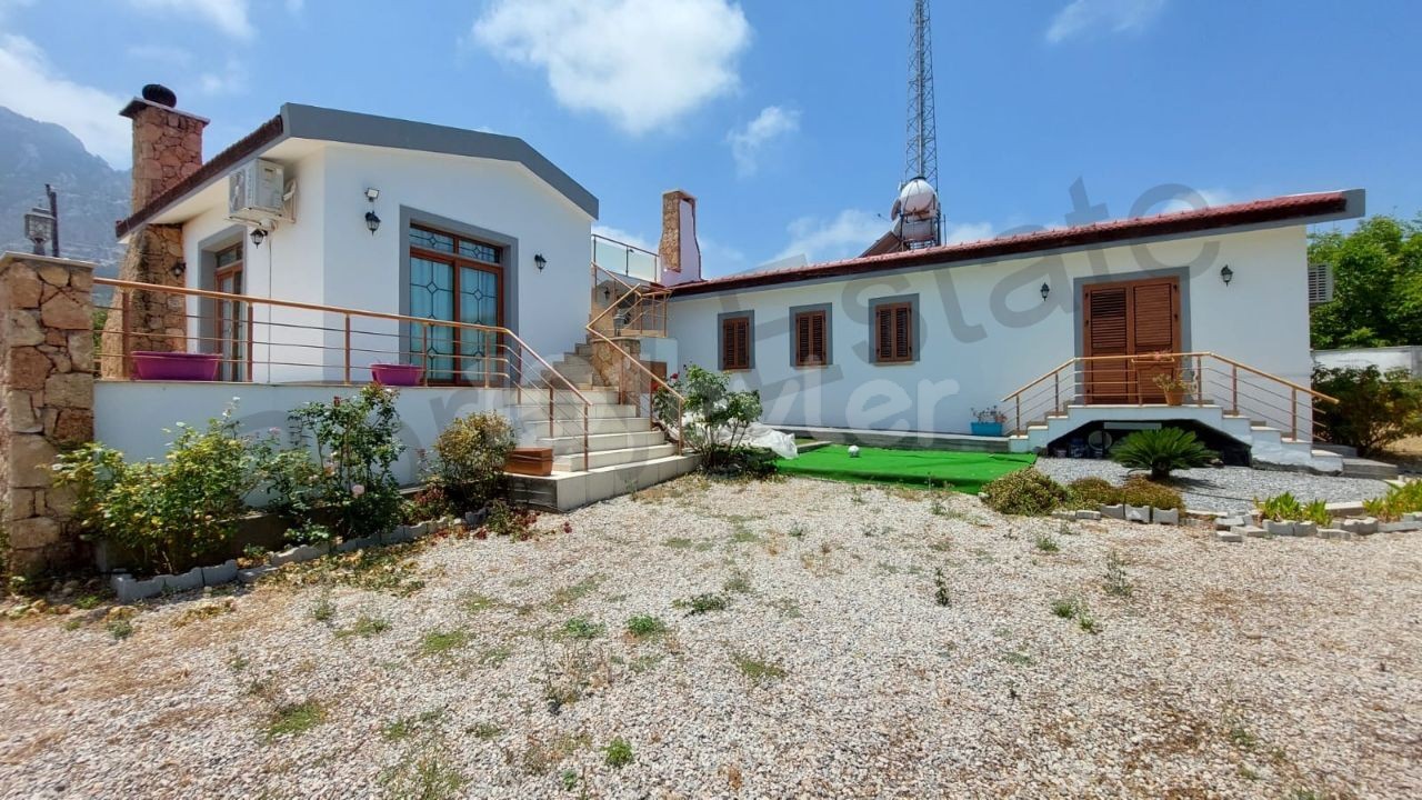 3+1 detached villa for sale in Girne Karsiyaka area