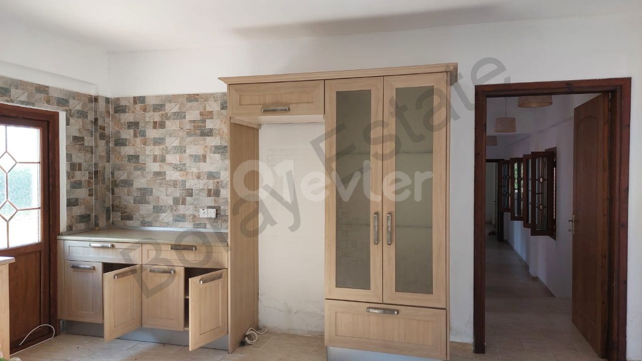 3+1 detached villa for sale in Girne Karsiyaka area