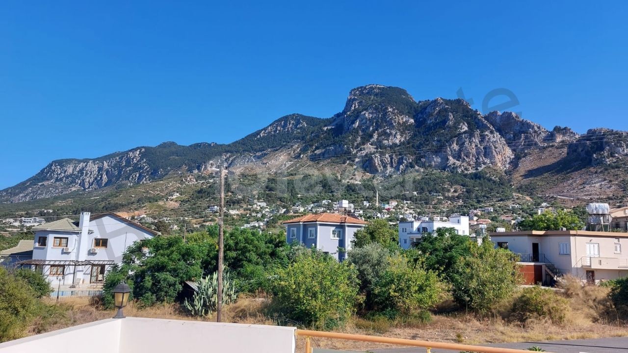 3+1 detached villa for sale in Girne Karsiyaka area