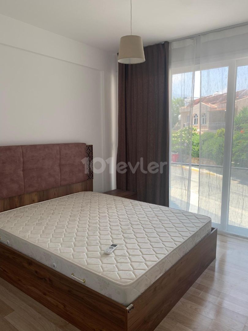 Girne merkezde 2 yatak odalı full eşyalı daire 