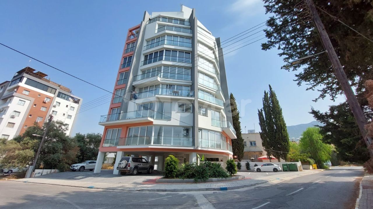 Girne merkezde 2 yatak odalı full eşyalı daire 