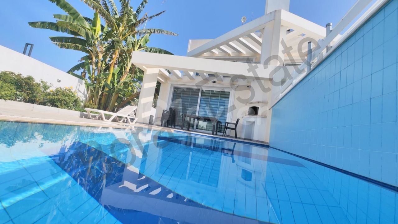 Girne /Alsancak bölgesinde mustakil satılık villa