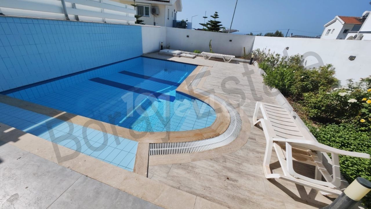 Detached villa for sale in Kyrenia / Alsancak region