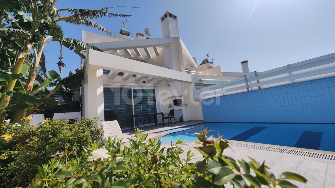 Girne /Alsancak bölgesinde mustakil satılık villa