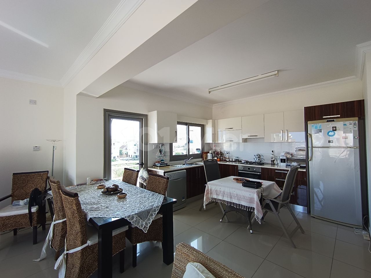 Spacious 3-bedroom apartment near the sea in the center of Kyrenia