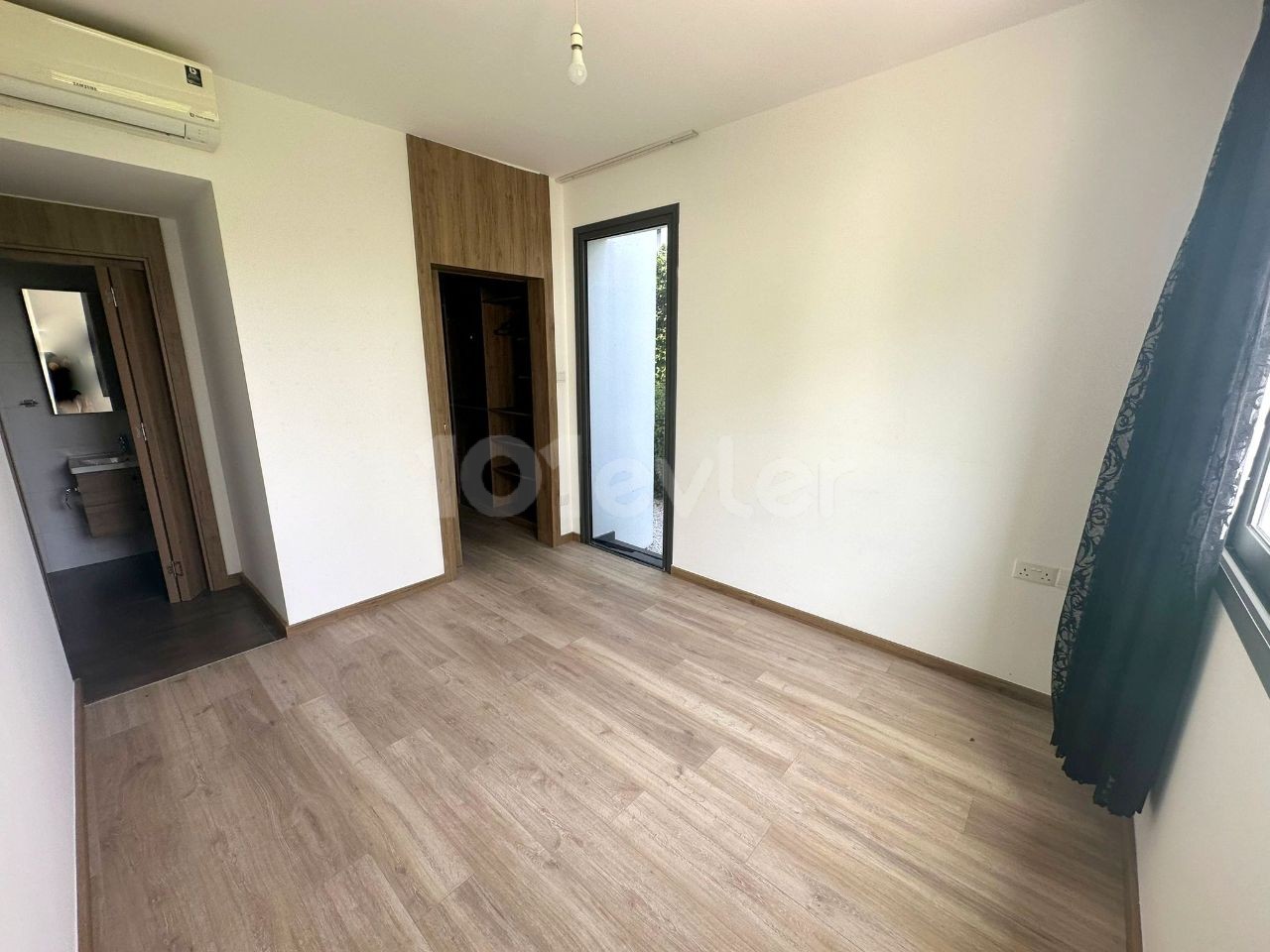 2+1 flat with ground floor garden in a complex with a pool