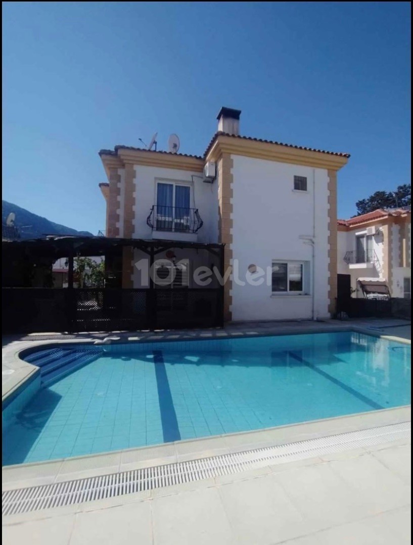 Villa Zum Verkauf In Kyrenia Alsancak ** 