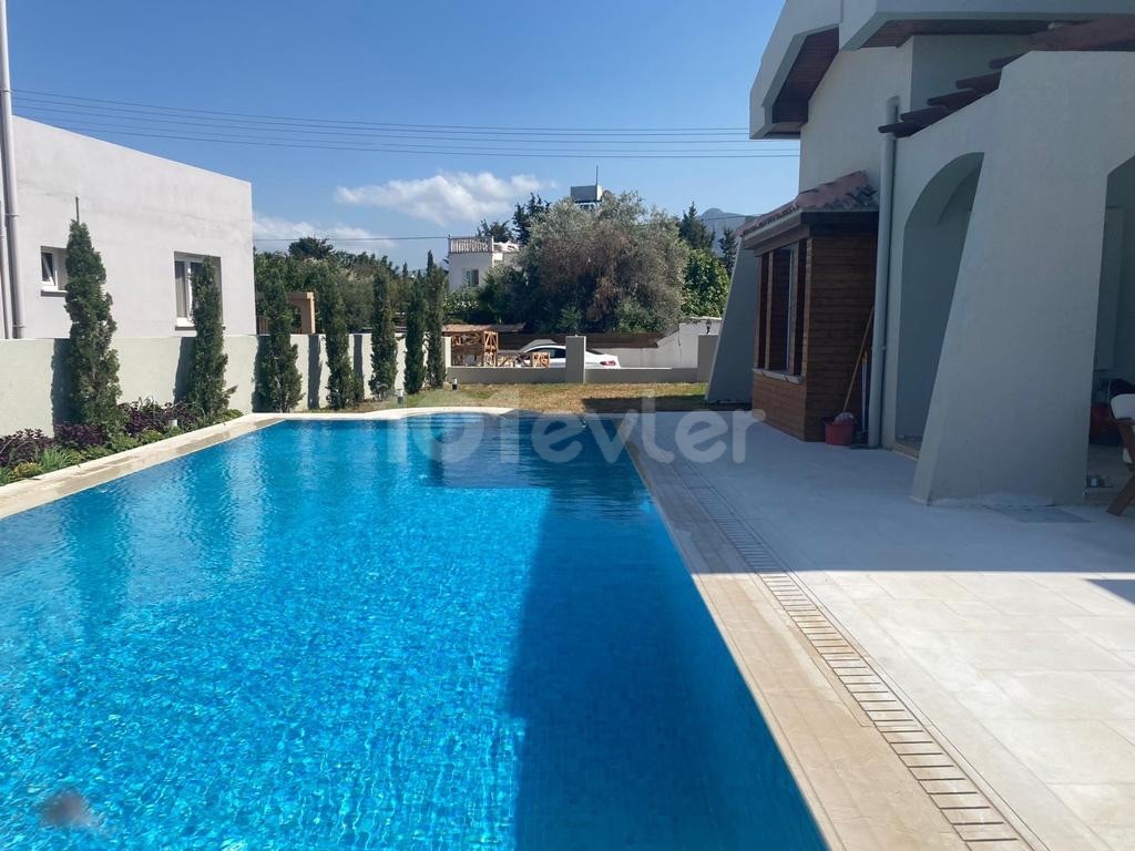 Villa zum Verkauf in Kyrenia Karaoglanoglu ** 