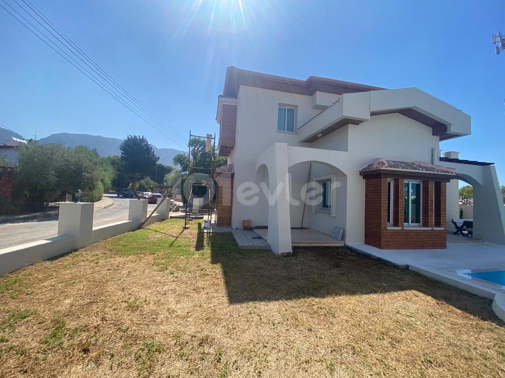 Villas for Sale in Kyrenia Karaoglanoglu ** 