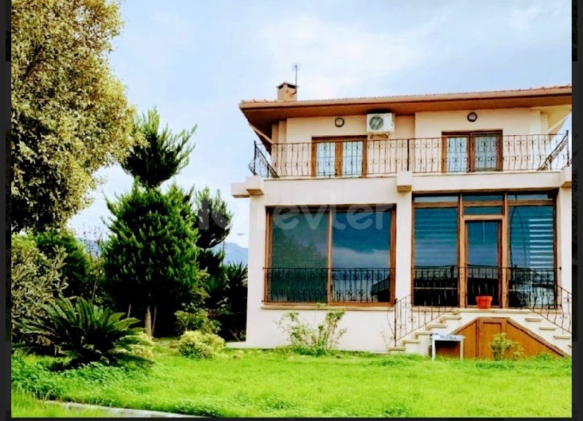 4+1 Villa zum Verkauf in Kyrenia Chatalköy ** 