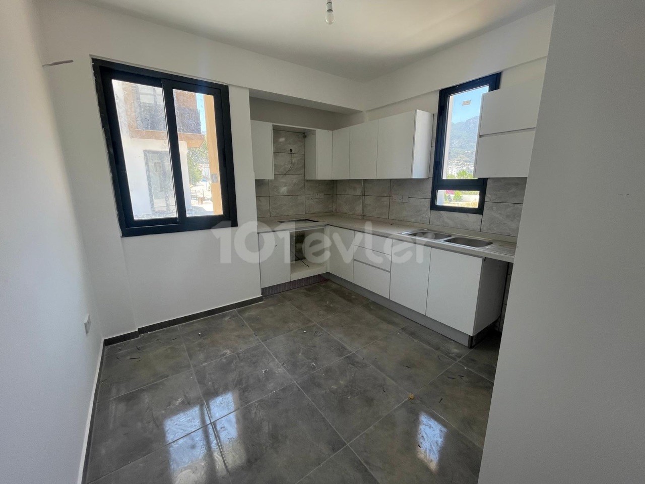 2+1 Villa zum Verkauf in Kyrenia Alsancak ** 