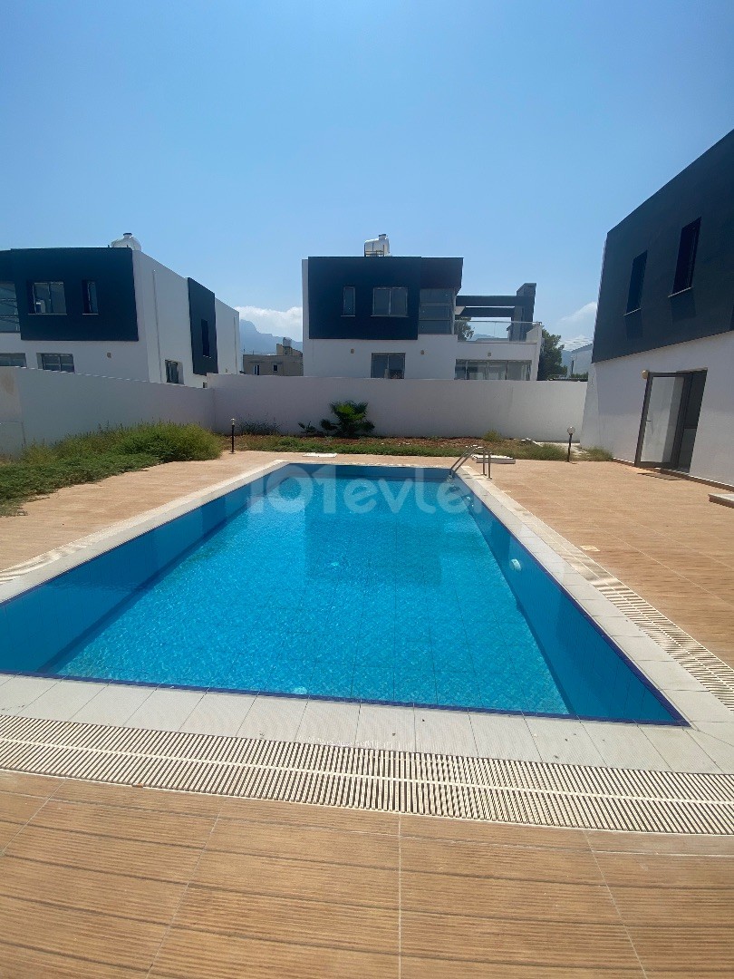 Villa for Rent within Walking Distance to the Sea ** 