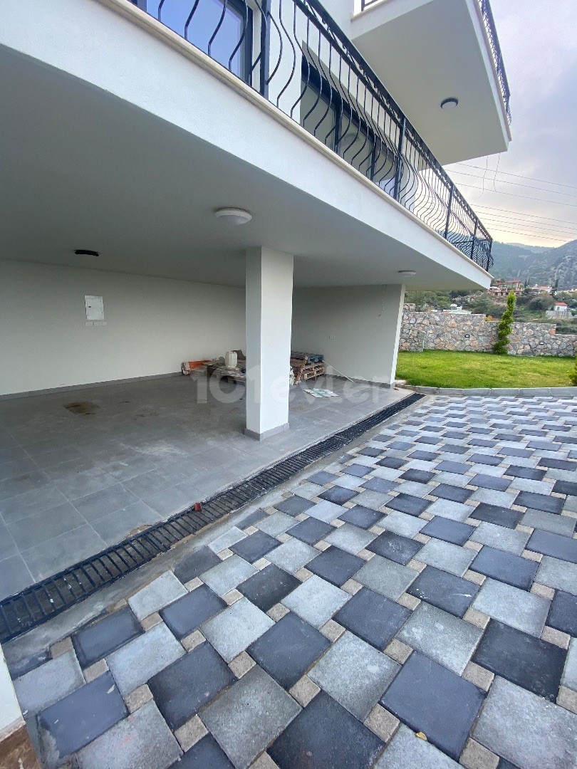 Girne Ilgaz'da Satılık 4+1 Villa