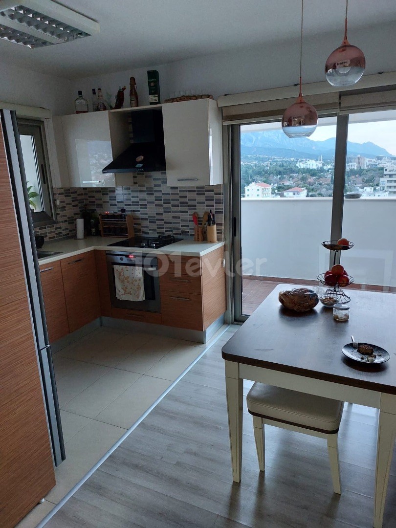 Girne Merkez'de Satılık 2+1 Eşyalı Daire