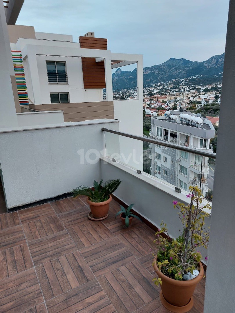 Girne Merkez'de Satılık 2+1 Eşyalı Daire