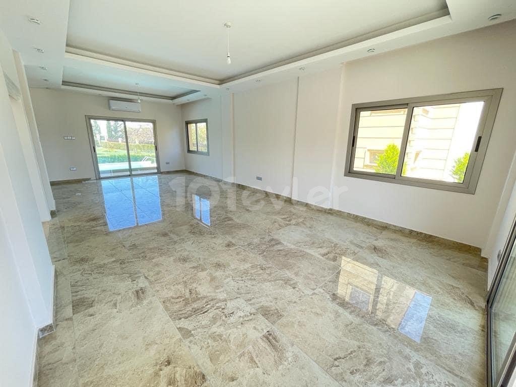 Girne Alsancak'ta Satılık 3+1 Villa