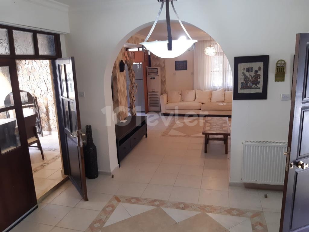 5+1 Villa for Rent in Alsancak, Kyrenia