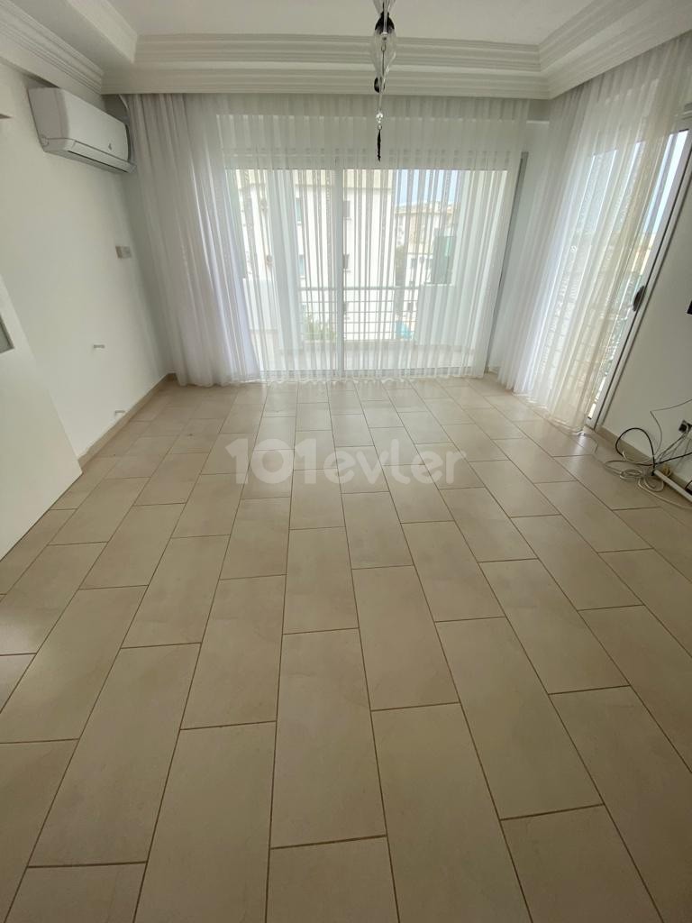 Girne Merkez'de Kiralık 3+1 Penthouse