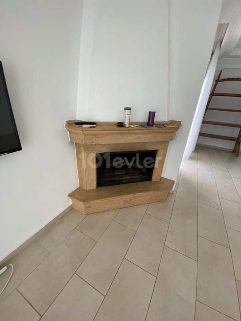 Girne Merkez'de Kiralık 3+1 Penthouse