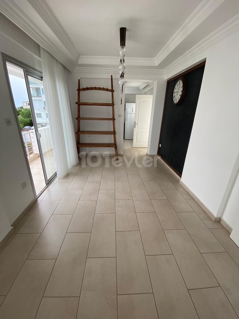 Girne Merkez'de Kiralık 3+1 Penthouse