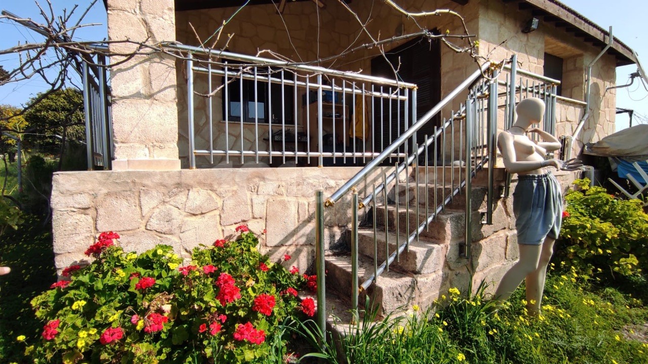 Yellow Stone House with Garden in Dipkarpaz-İskele - Detached